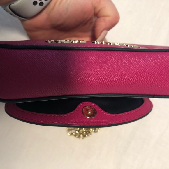 Juicy couture with beautiful Jim Detail, and gold strap, canvas, hot pink - Picture 6 of 9